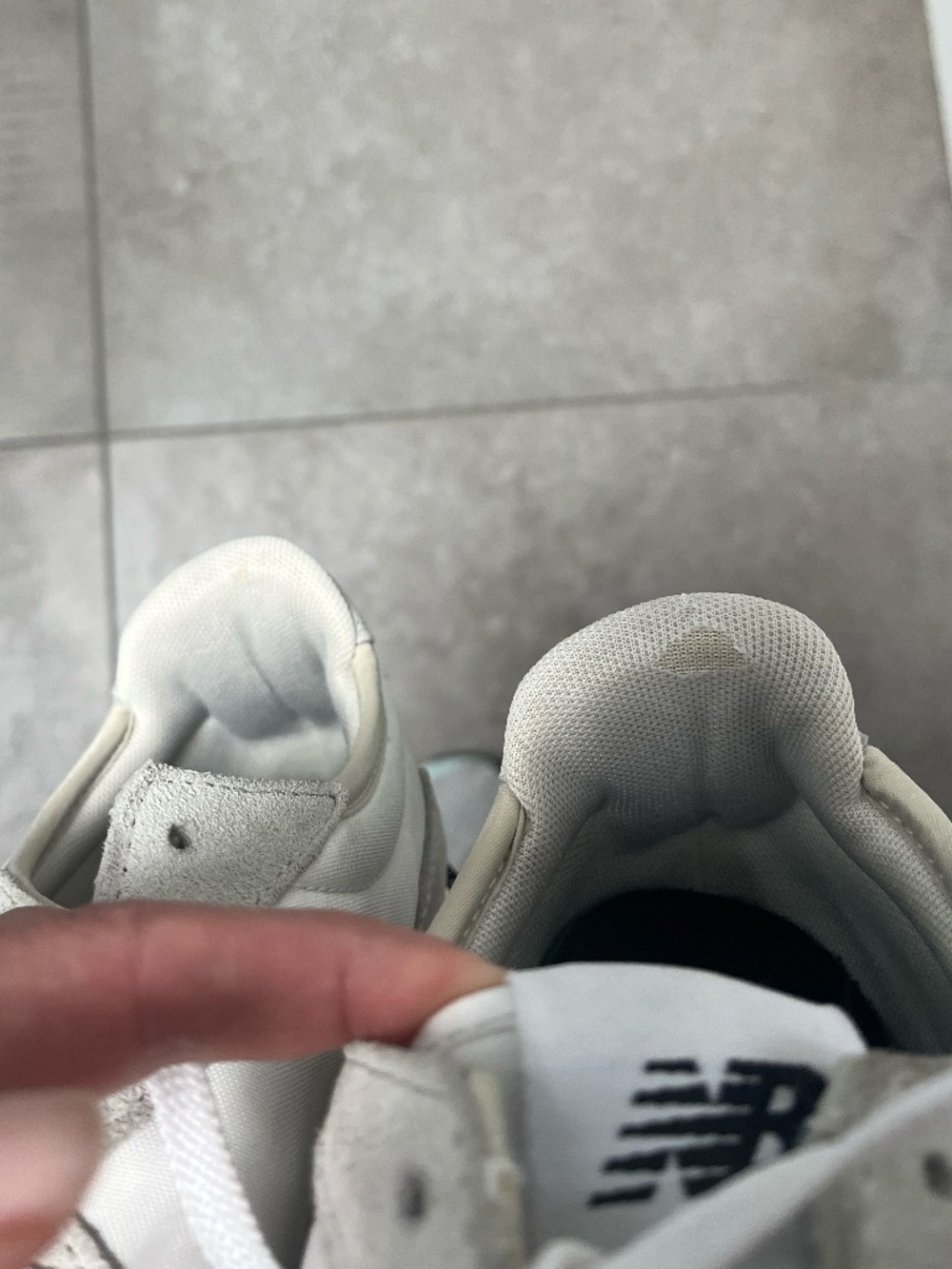 Clean Size 10 New Balance 327 - Picture 13 of 16